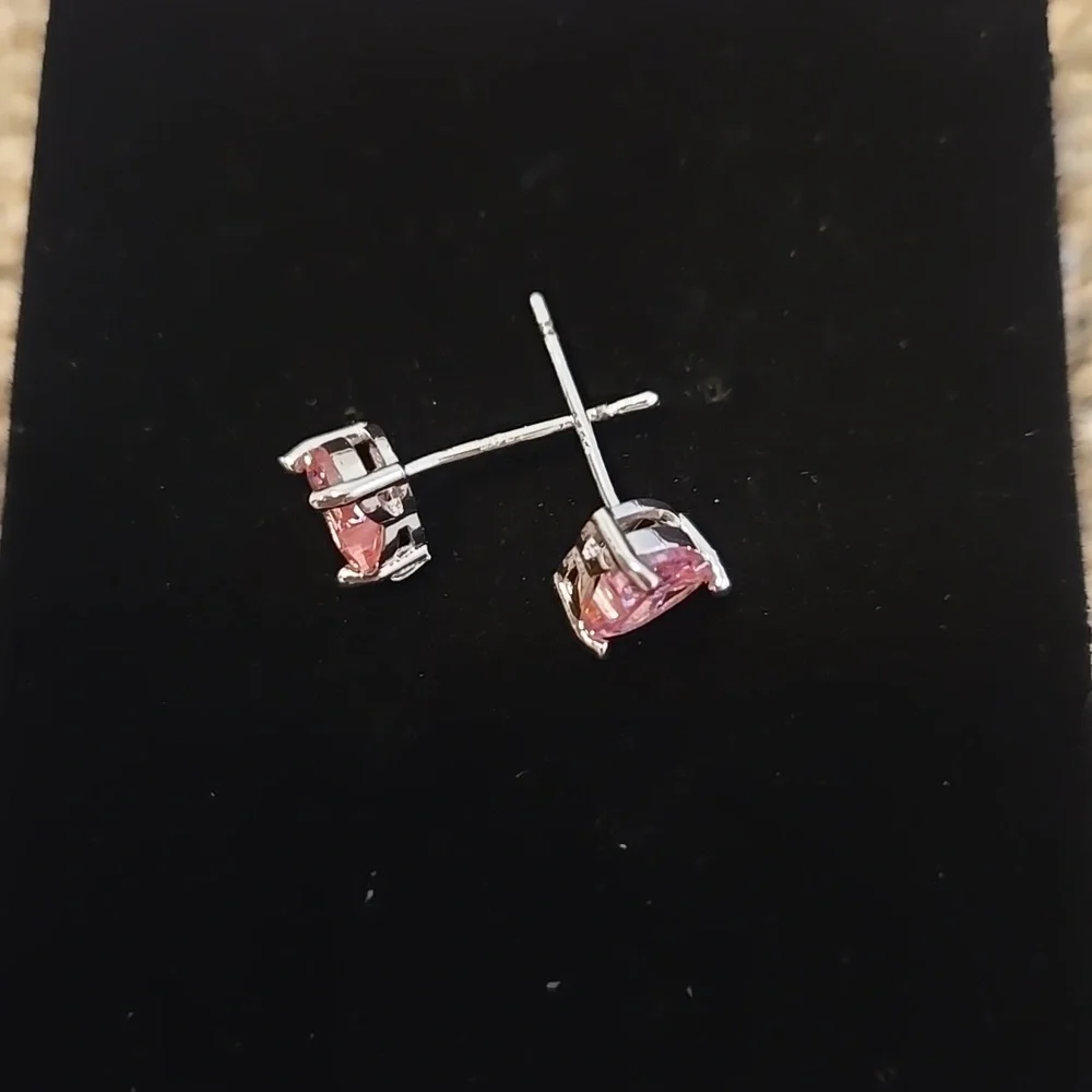 Heart-Shaped Pink Stud Earrings .925 Silver - Picture 2 of 3